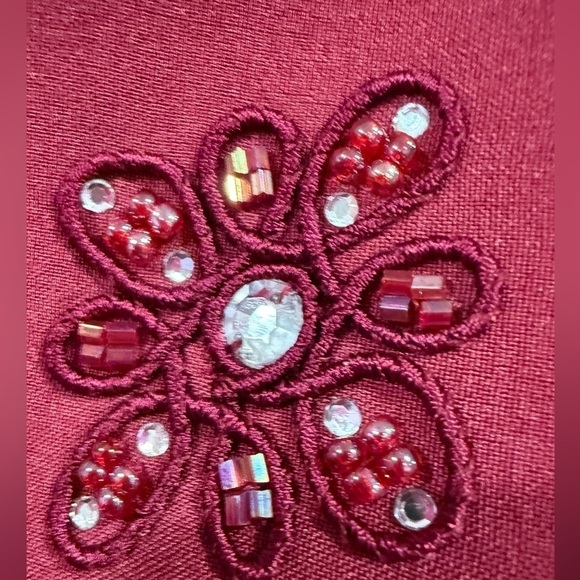 Kathy Che Women's Blouse Red Burgundy Embroidered Embellished Zip Blouse Size 14 - Picture 7 of 10